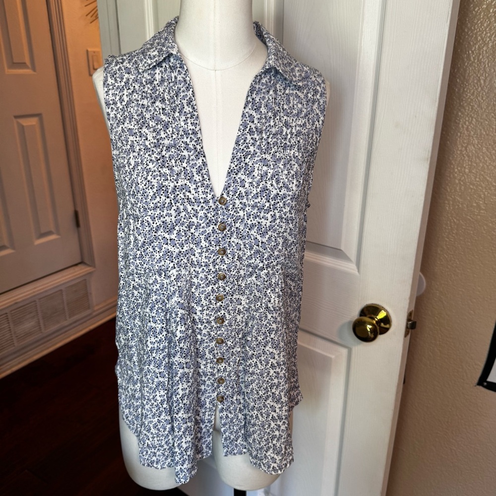 Anthropologie Blue and White Sleeveless Blouse